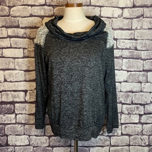 Ivy Ridge Sweaters - Ivy Ridge Black & Gray Top W/ lace Detail